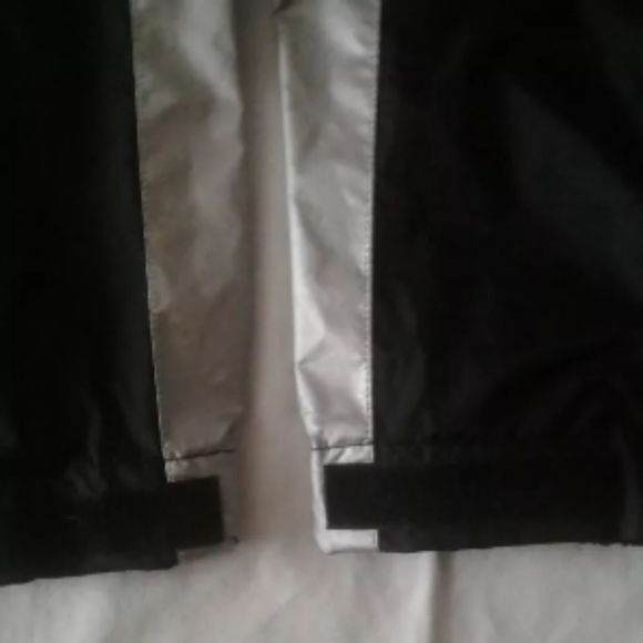 Men's Small NIKE Runner's Reflective Windbreaker - Picture 4 of 8